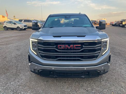 Used 2024 GMC Sierra 1500 SLT w/ SLT Convenience Package AWD/4WD image 11