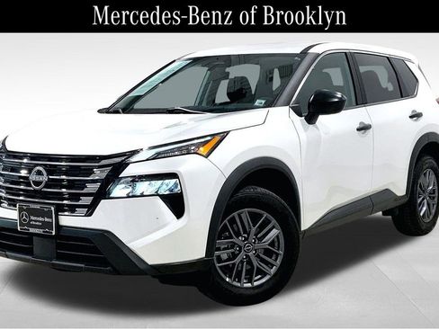 Used 2024 Nissan Rogue S image 2