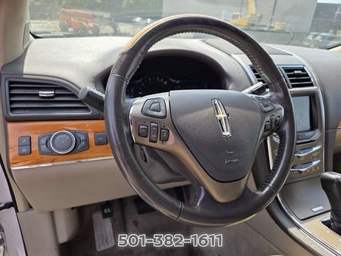 Used 2014 Lincoln MKX FWD w/ Equipment Group 101A image 10