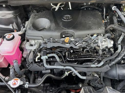 Used 2024 Toyota Sienna XLE image 35