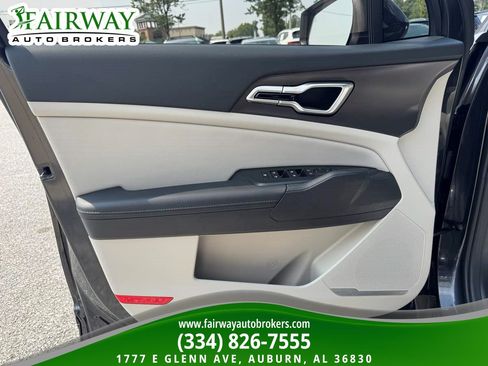 Used 2026 Kia Sportage EX FWD image 27