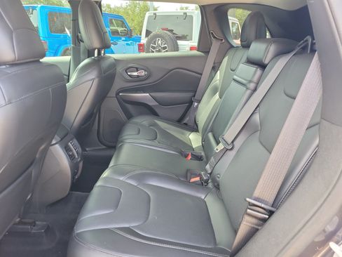 Used 2019 Jeep Cherokee Limited w/ Trailer Tow Group AWD/4WD image 13