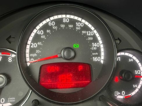 Used 2015 Volkswagen Beetle 1.8T FWD image 28