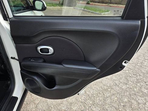Used 2017 Kia Soul FWD image 28