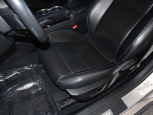 Used 2022 Ford Mustang Premium image 32