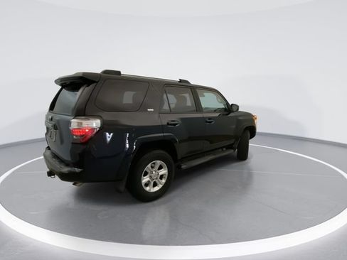 Used 2020 Toyota 4Runner SR5 AWD/4WD image 4