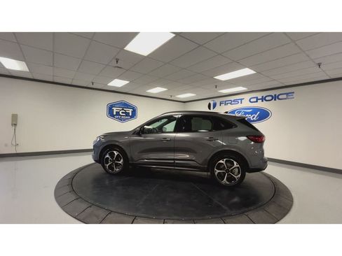 Used 2023 Ford Escape ST-Line Select w/ Tech Pack #2 image 7