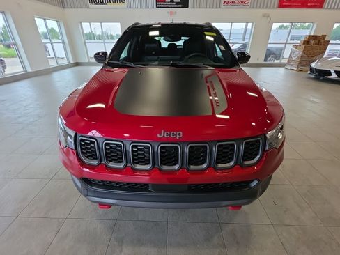 Used 2024 Jeep Compass Trailhawk w/ Trailhawk Elite Group AWD/4WD image 3