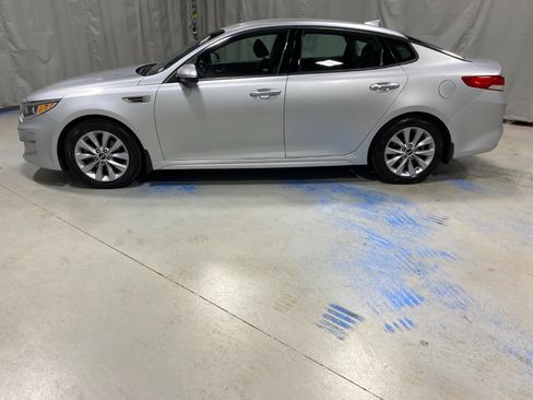 Used 2016 Kia Optima EX image 6