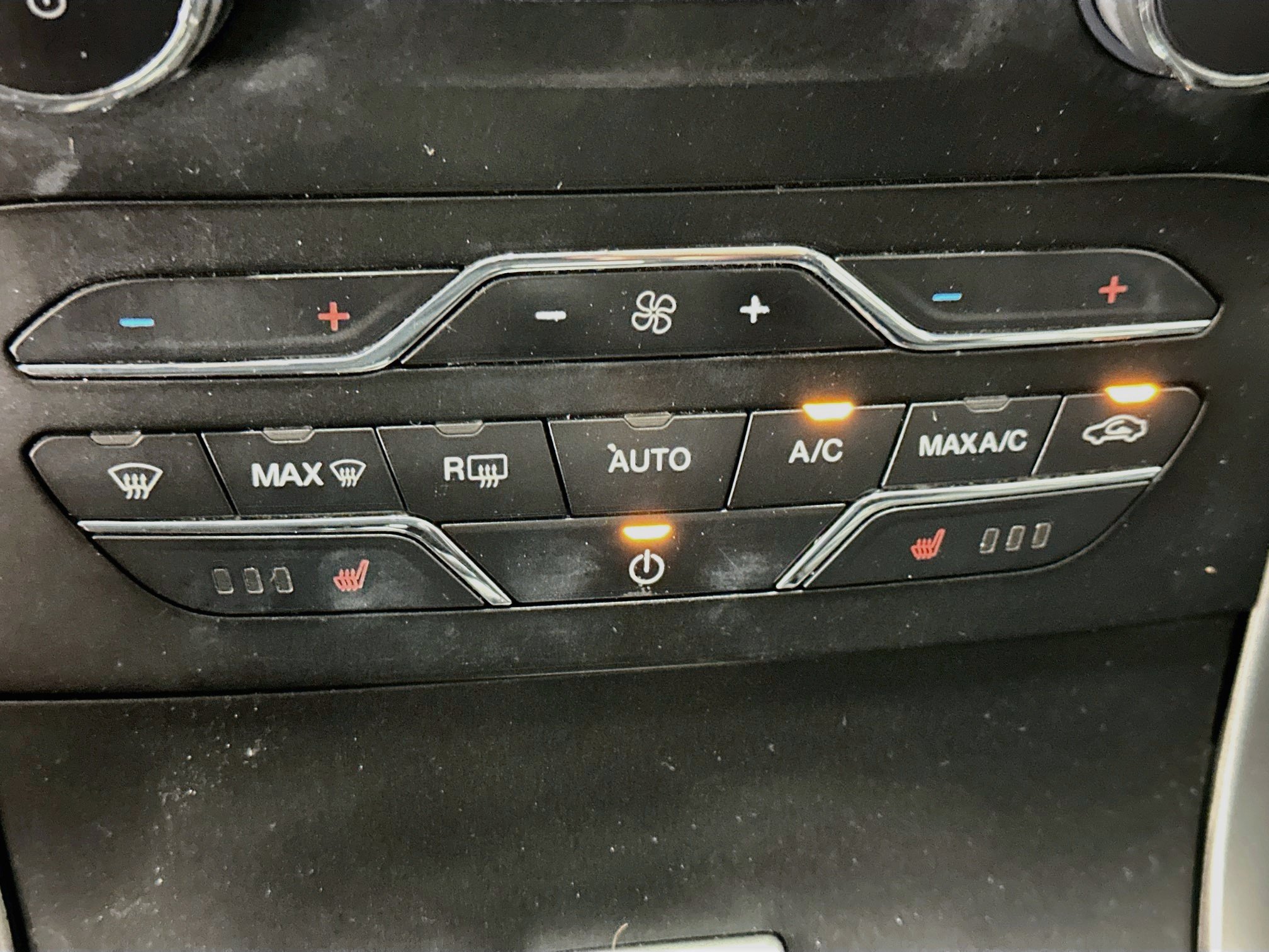 Used 2018 Ford Edge SEL w/ Equipment Group 201A AWD/4WD image 24