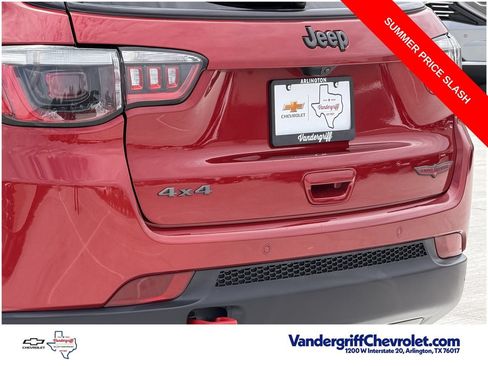 Used 2025 Jeep Compass Trailhawk AWD/4WD image 6