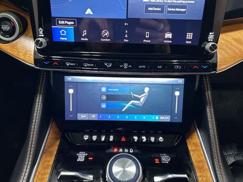 Used 2022 Jeep Grand Wagoneer Series III w/ Rear Seat Video Group 1 image 22