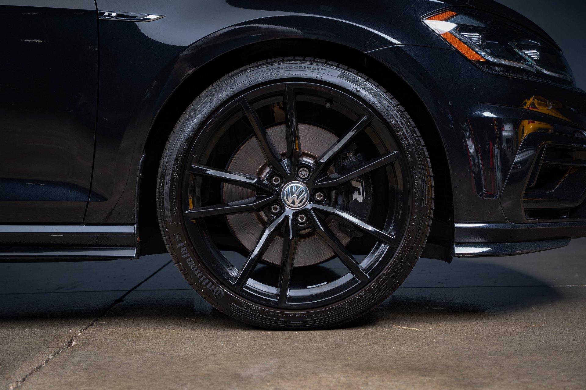 Used 2019 Volkswagen Golf R 4-Door AWD/4WD image 22