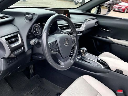 Used 2019 Lexus UX 250h w/ Premium Package image 17