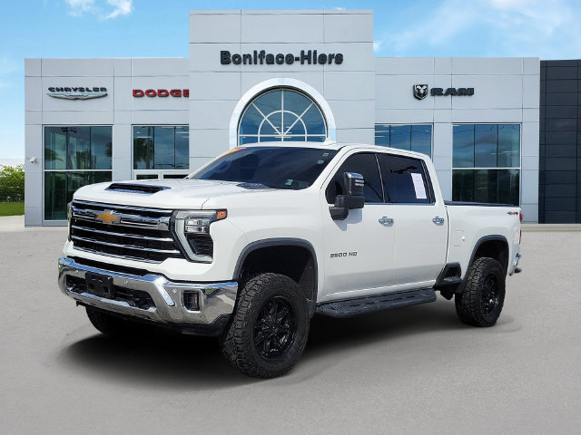 Used 2024 Chevrolet Silverado 2500 LTZ w/ LTZ Convenience Package AWD/4WD image 3