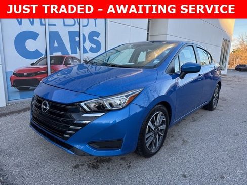Used 2023 Nissan Versa SV image 1