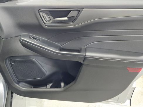 Used 2024 Ford Escape Active w/ Cold Weather Package image 9