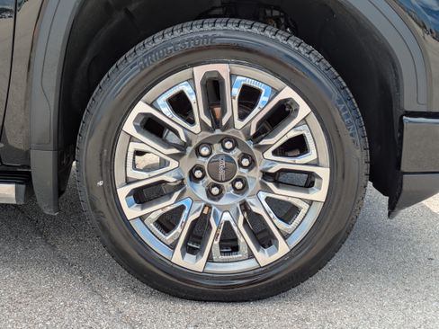 Used 2024 GMC Sierra 1500 Denali Ultimate AWD/4WD image 11