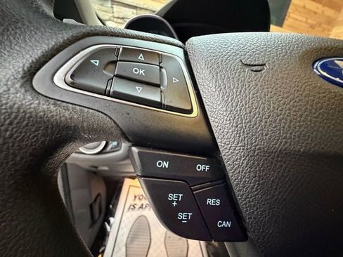 Used 2017 Ford Escape SE image 21