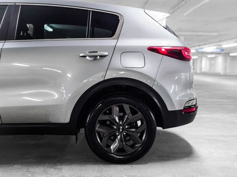 Used 2022 Kia Sportage LX w/ LX AWD Value Edition Package image 16