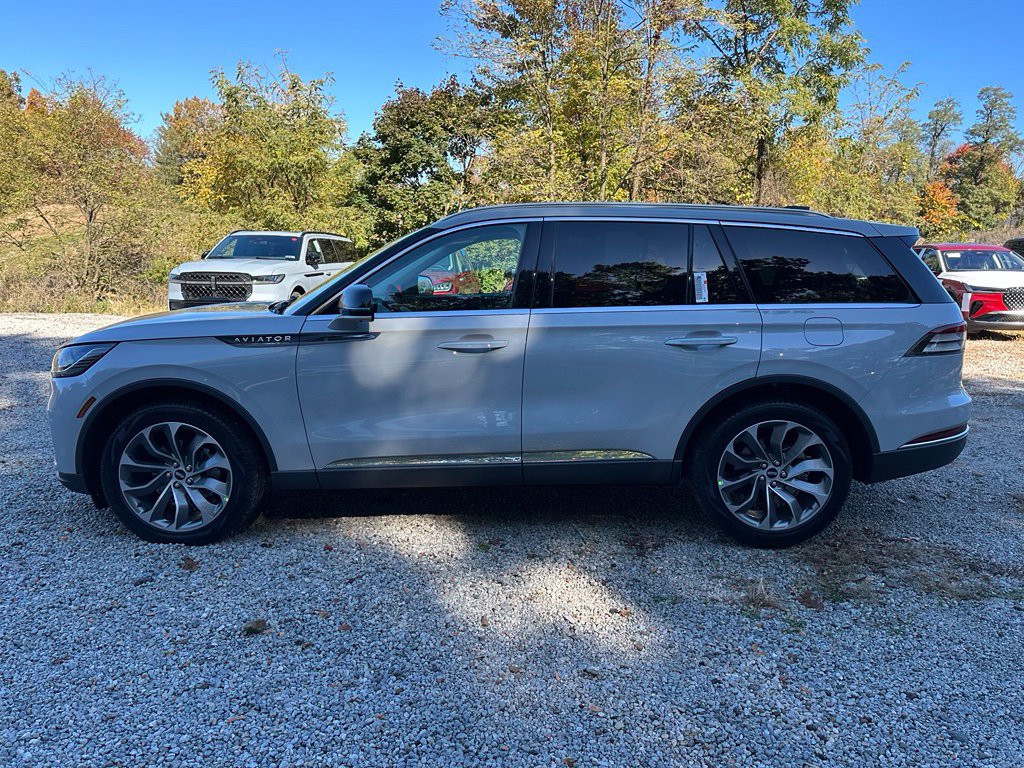 New 2027 Lincoln Aviator Reserve w/ Illumination Package AWD/4WD image 2