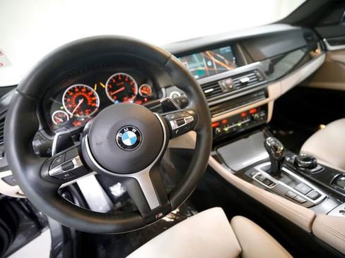 Used 2016 BMW 550i Sedan image 7