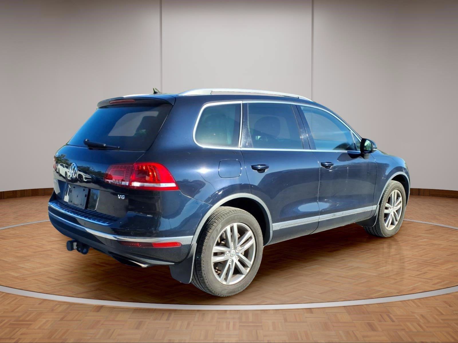 Used 2016 Volkswagen Touareg VR6 AWD/4WD image 7