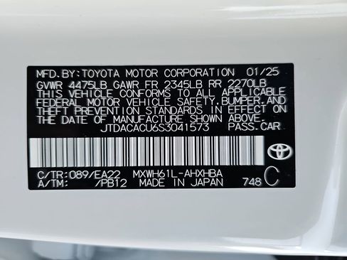 Certified 2025 Toyota Prius Plug-In Hybrid image 24