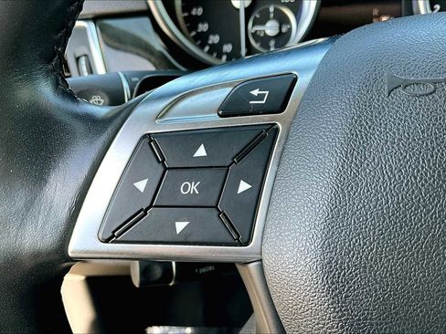 Used 2016 Mercedes-Benz GL 450 4MATIC image 21