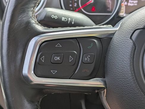 Used 2022 Jeep Wrangler Unlimited Rubicon w/ LED Lighting Group AWD/4WD image 27