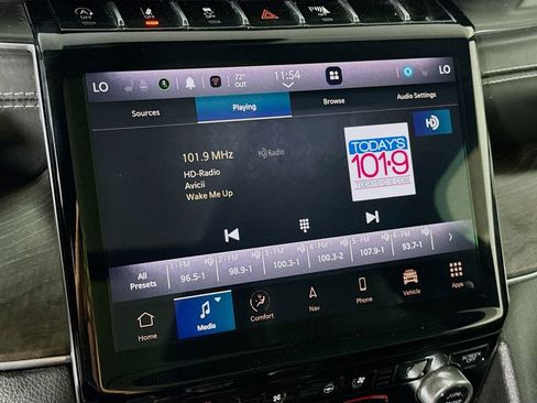 Used 2023 Jeep Grand Cherokee L Overland AWD/4WD image 6