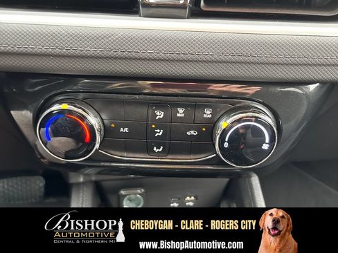 Used 2024 Chevrolet TrailBlazer LT AWD/4WD image 27
