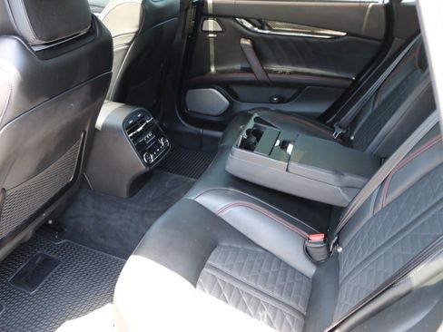 Used 2019 Maserati Quattroporte S GranSport Q4 AWD/4WD image 35