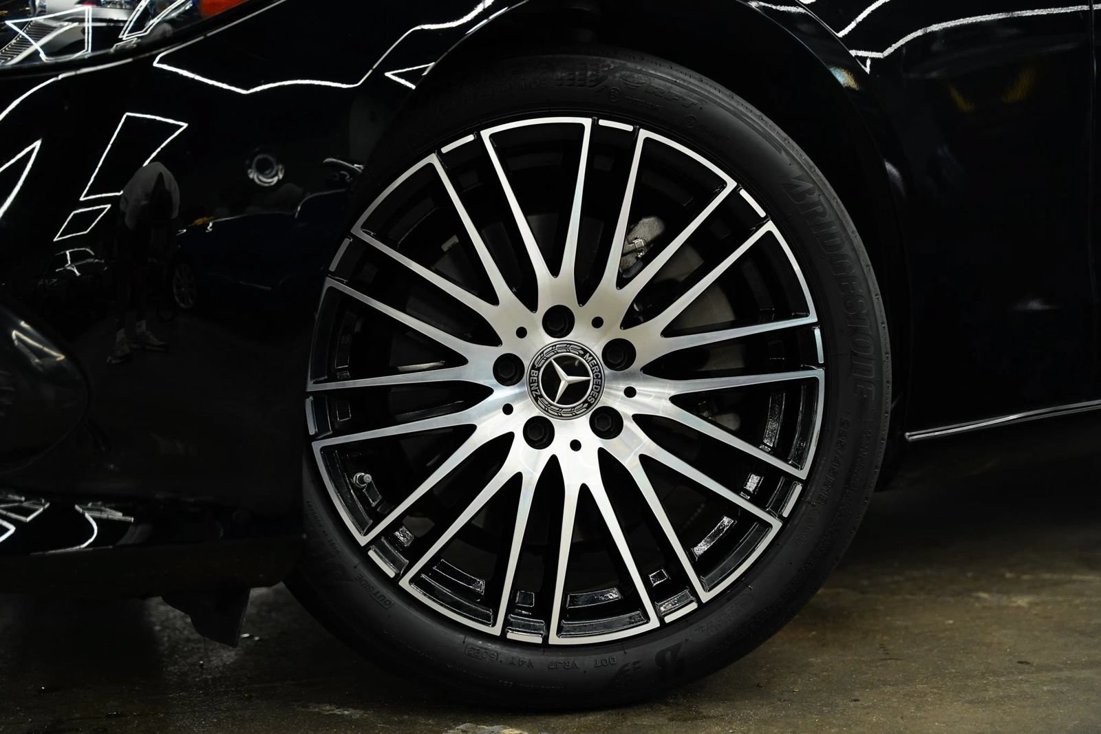 Used 2024 Mercedes-Benz C 300 4MATIC Sedan image 3