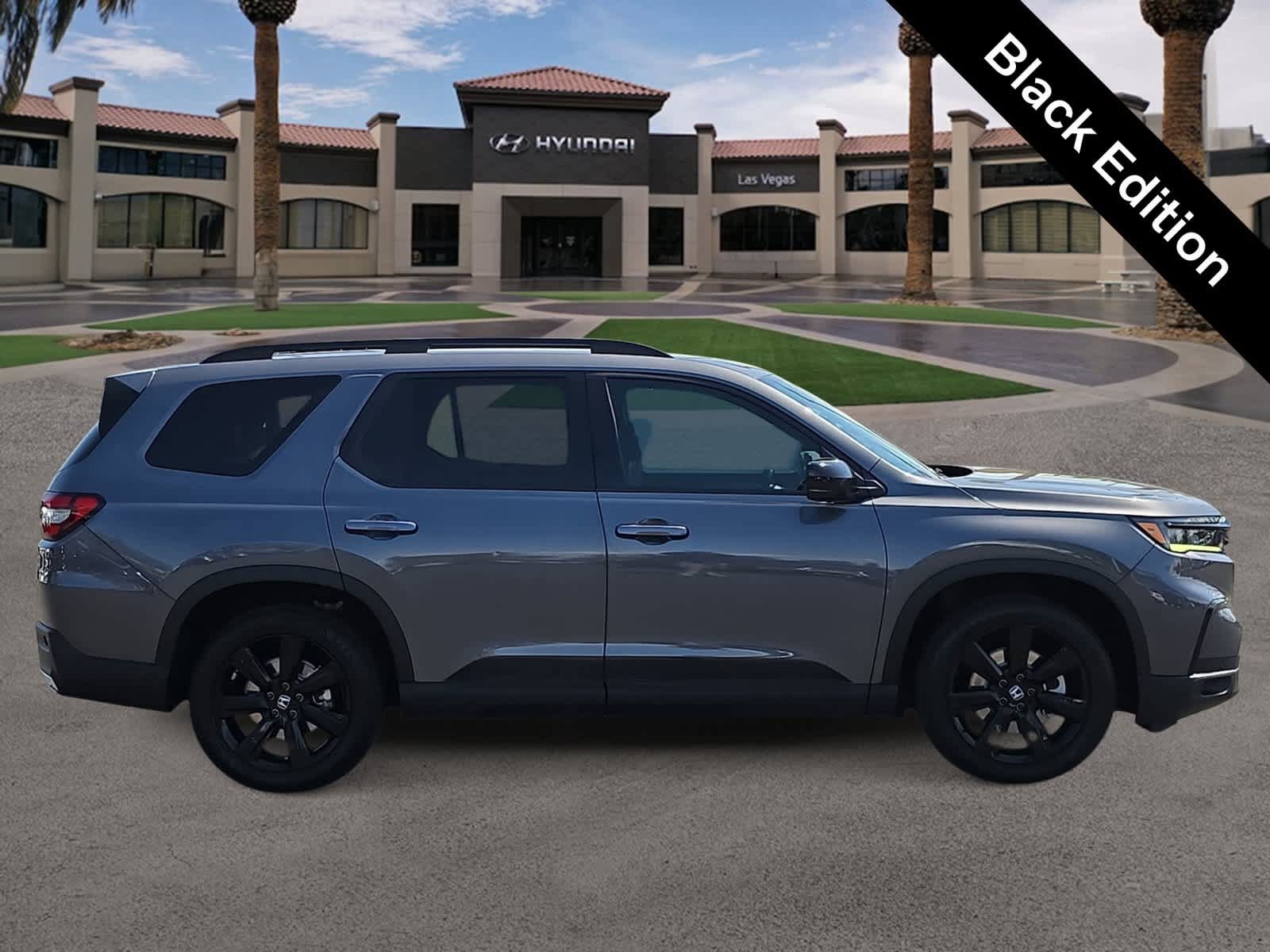 Used 2025 Honda Pilot Black Edition image 9
