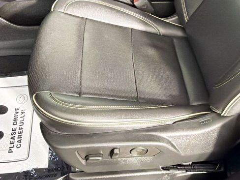 Used 2023 Chevrolet Suburban Premier image 21