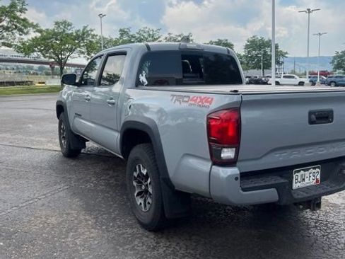 Used 2019 Toyota Tacoma TRD Off-Road AWD/4WD image 8