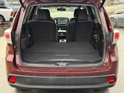 Used 2016 Toyota Highlander Limited w/ Four Season Floor Mat Package image 7
