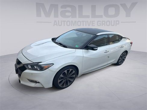 Used 2016 Nissan Maxima SR image 2
