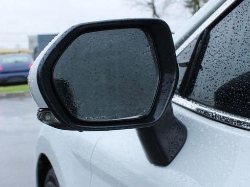 Used 2022 Toyota Camry SE image 8