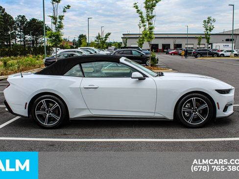 Used 2025 Ford Mustang Premium RWD image 9