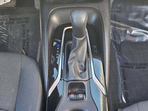 Used 2020 Toyota Corolla LE image 12