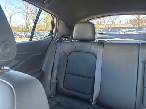 Used 2025 Buick Envista Sport Touring image 38