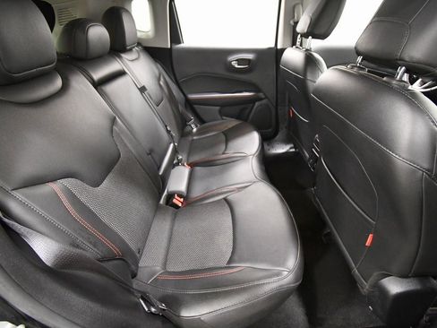 Used 2020 Jeep Compass Trailhawk image 17