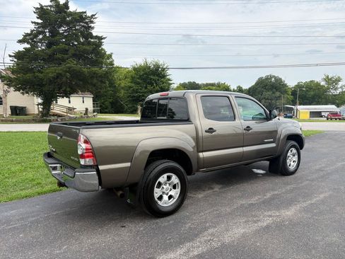 Used 2015 Toyota Tacoma 4x4 Double Cab w/ SR5 Package image 24