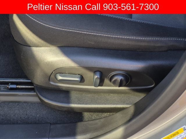 Used 2025 Chevrolet Blazer LT FWD image 18