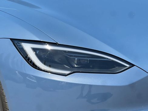 Used 2026 Tesla Model S Plaid AWD/4WD image 32