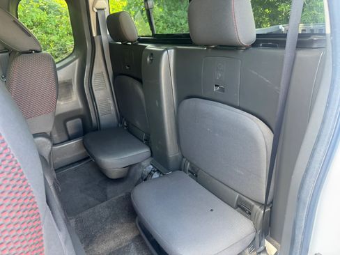 Used 2012 Nissan Frontier PRO-4X AWD/4WD image 16