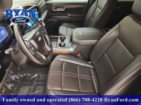 Used 2025 Chevrolet Silverado 2500 High Country AWD/4WD image 9