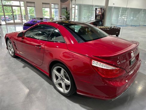 Used 2015 Mercedes-Benz SL 550 w/ Driver Assistance Package image 2